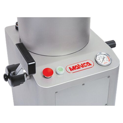 Controls and pressure gauge of the Mainca FC-25 hydraulic sausage filler