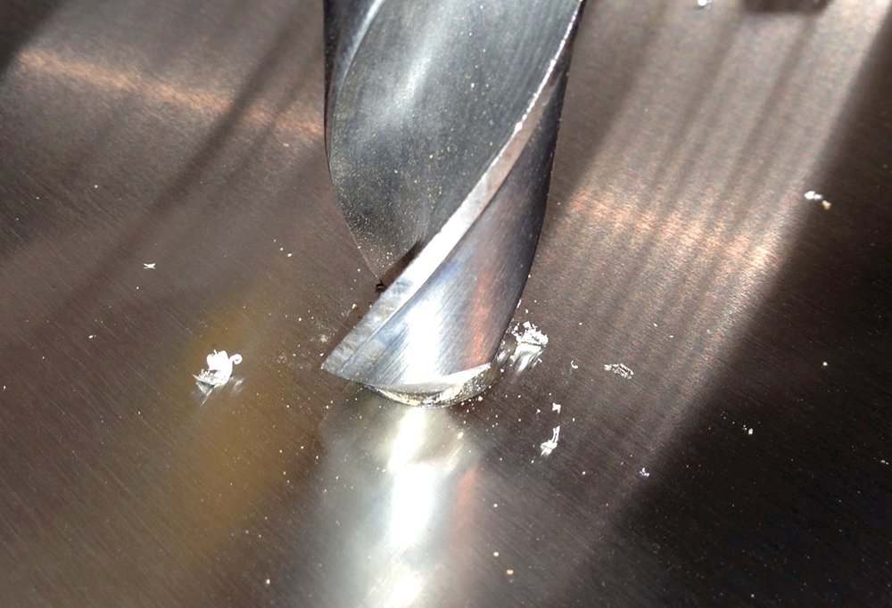Hacer agujero de desbarasado en mesa Fricosmos