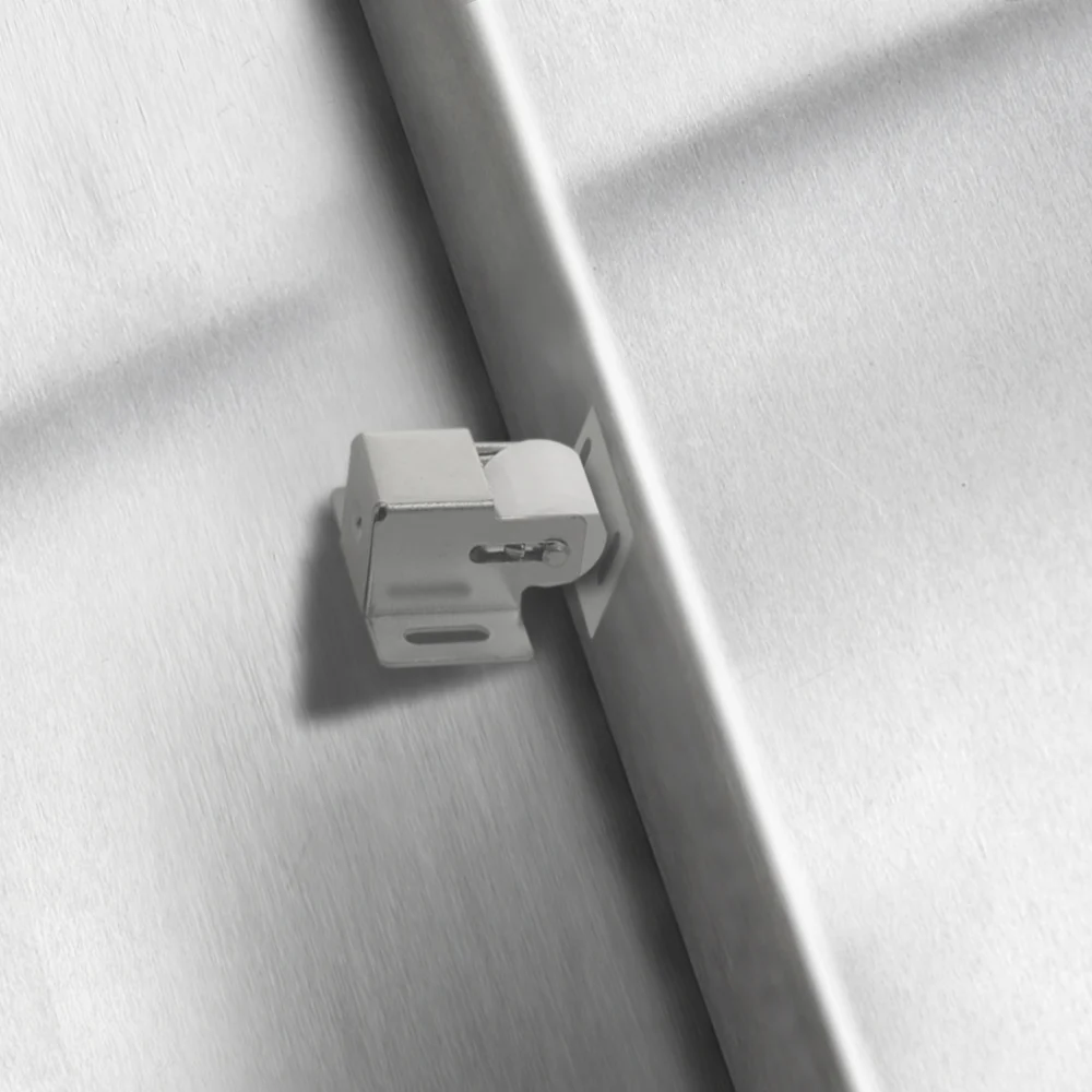 MF-136 zinc-plated steel latch mechanism · view 4