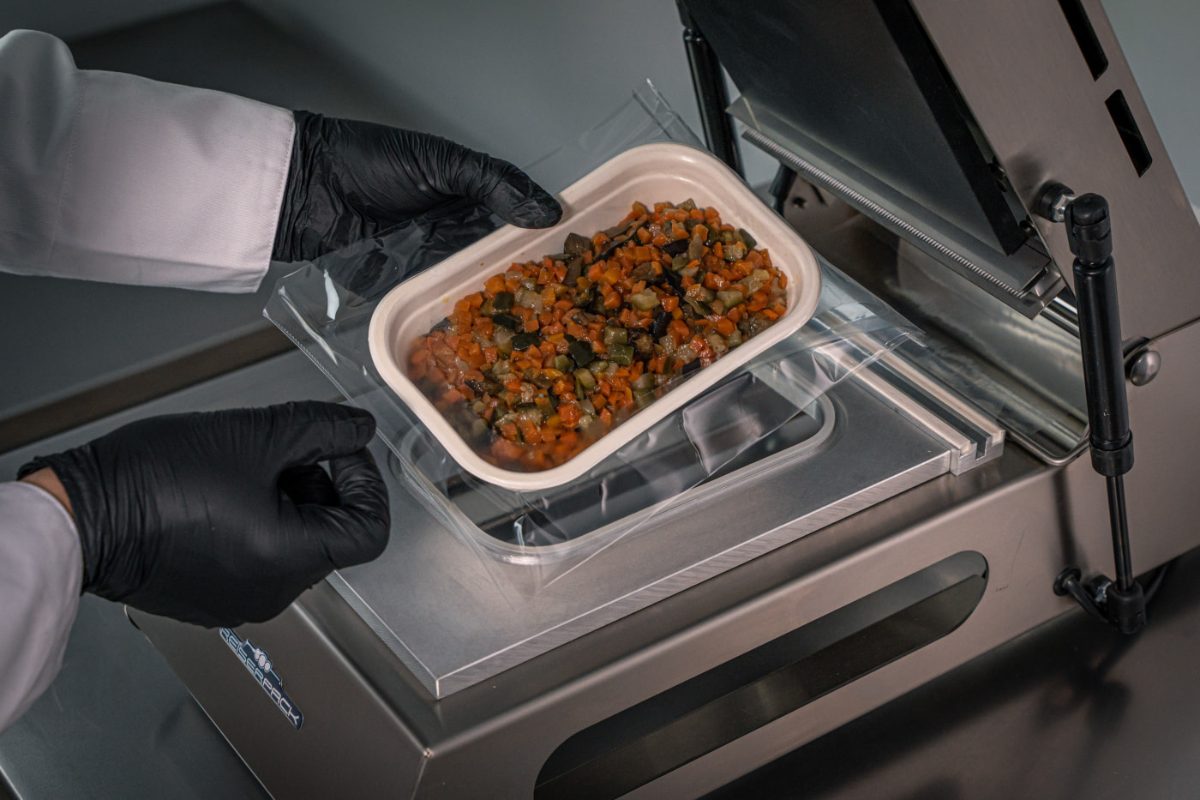 Tray sealed with film on the RP-RA200 tray sealer