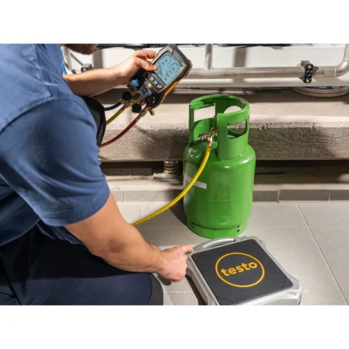 Carga de refrigerante con testo 560i · Refrigerant charging with testo 560i