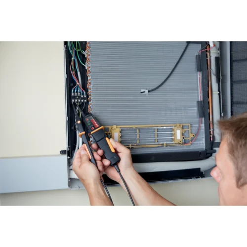 Comprobación de tensión en cuadro con testo 750 · Voltage check in a panel with testo 750